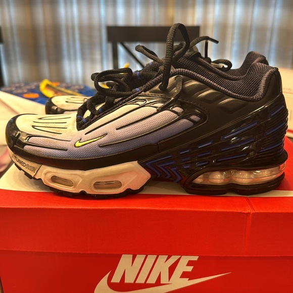NIKE AIR MAX PLUS III YOUTH 5.5 - Picture 4 of 7